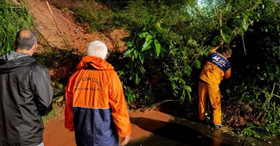 Homem morre e mais de 450 pessoas ficam desalojadas após temporal em Angra dos Reis