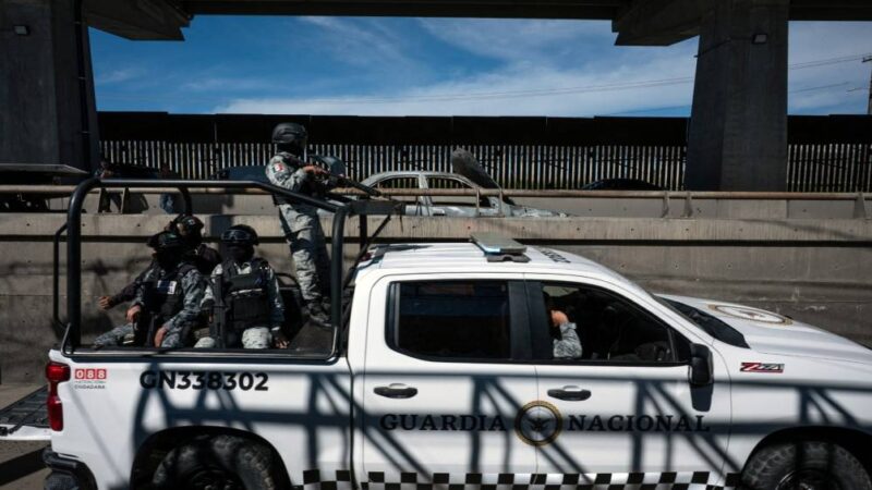 México mobiliza 10 mil militares após onda de violência por morte de chefe do narcotráfico