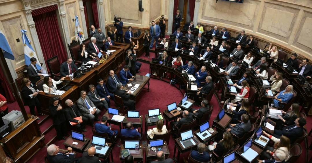 Senado da Argentina aprova reforma trabalhista proposta por Milei