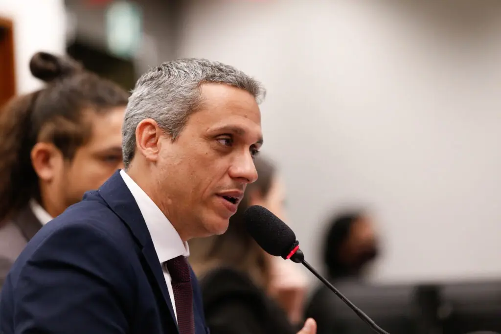 Ala de Gayer insiste em aliança com Caiado