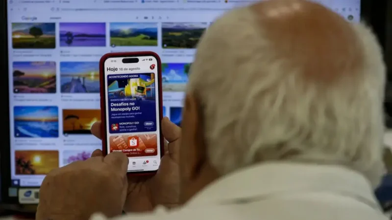 Alta de golpes impulsiona idosos de Goiás na busca por capacitação digital