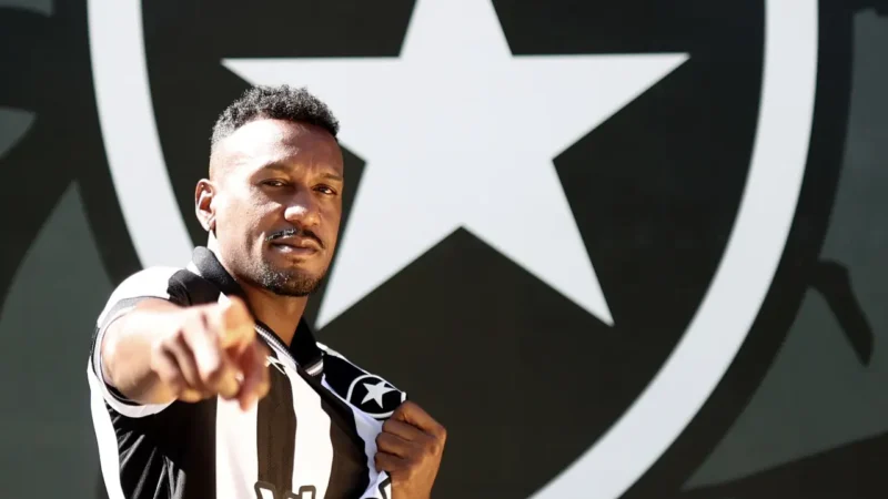 Botafogo anuncia contratação de Edenilson, ex-Grêmio