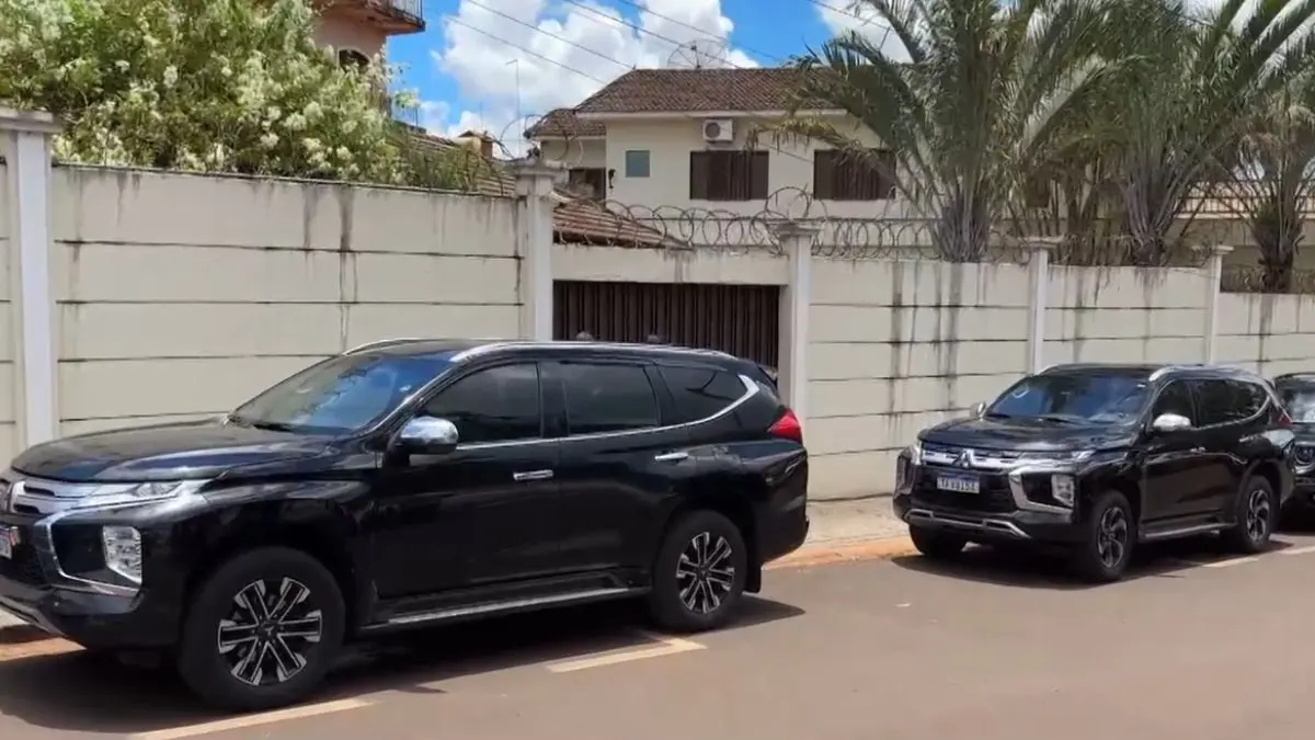 Caiado, Gracinha e Daniel participam do velório de menino morto em tragédia familiar, em Itumbiara