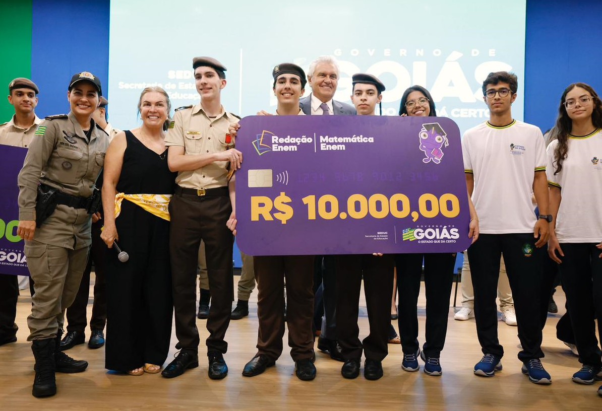 Caiado e Daniel premiam destaques no Enem 2025