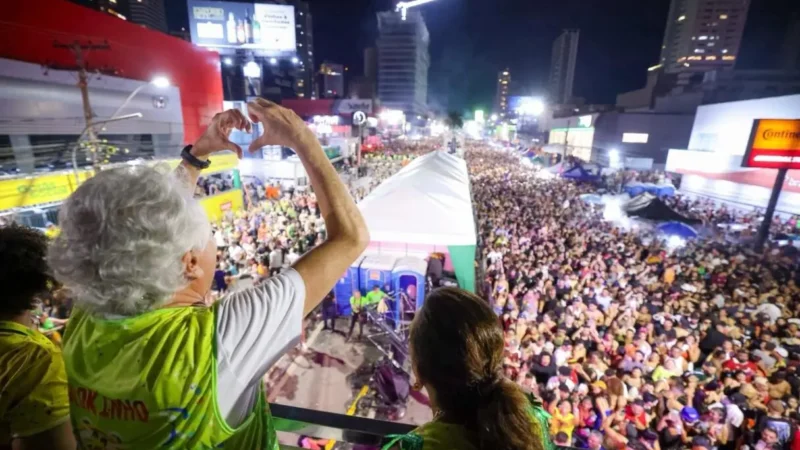 Caiado participa de pré-carnaval em Goiânia e destaca segurança