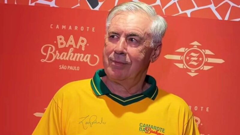 A curtição de Ancelotti no Carnaval em meio a pedido sobre Neymar