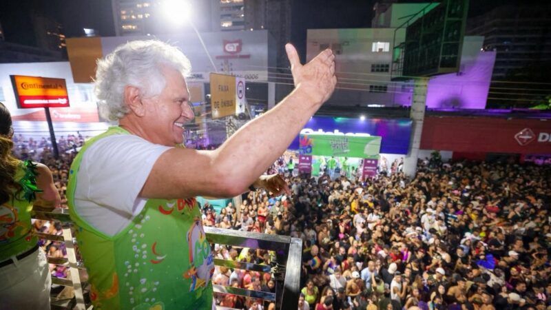 “Carnaval chegou em Goiás”, diz Caiado em Goiânia