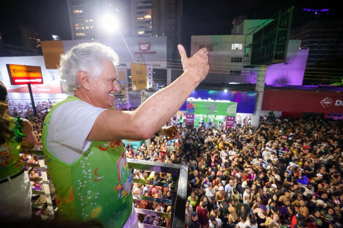 “Carnaval chegou em Goiás”, diz Caiado em Goiânia