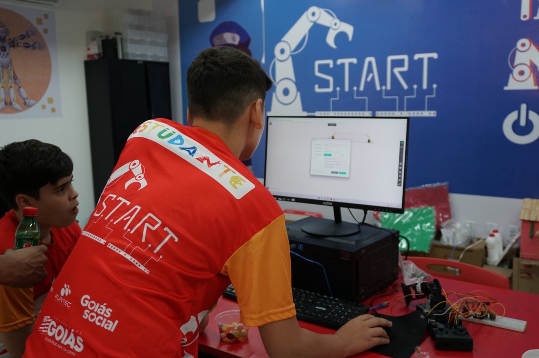 Curso gratuito de robótica abre 900 vagas em Goiás