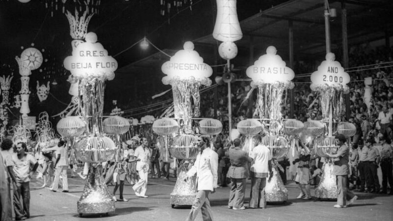 De homenagem à ditadura a iogurte: os erros de enredo na Sapucaí