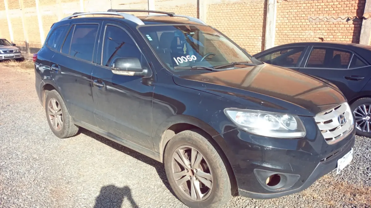 Detran-GO realiza leilão com quase 3 mil veículos; veja modelos de alto padrão