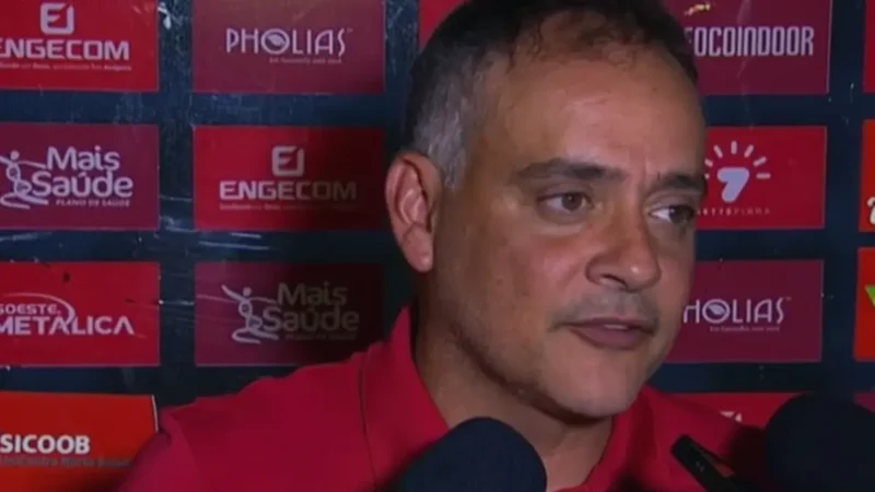 Dirigente da Anapolina reclama de pênalti não marcado em duelo contra o Goiás