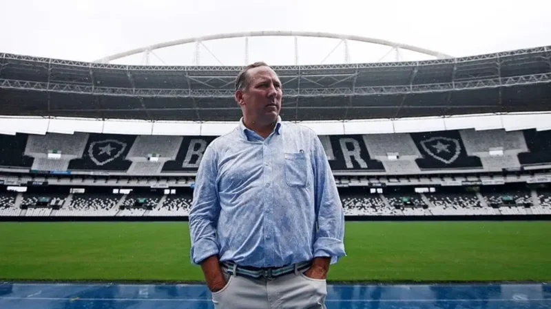 Dono da SAF do Botafogo, John Textor é afastado da direção da Eagle Football Holdings