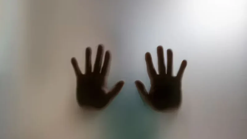 Dono de empresa de segurança é preso por espionar e gravar vídeos íntimos de clientes em Pires do Rio