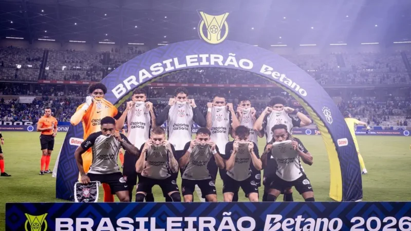 Em apoio a Hugo Souza, jogadores do Corinthians fazem manifestação antirracista