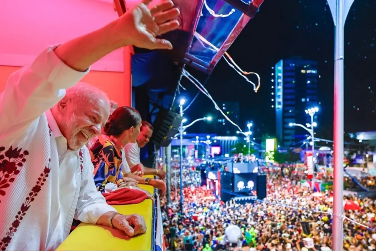 Em vídeo, Lula se empolga com carnaval de Salvador: ‘impossível ficar parado’