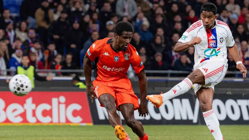 Endrick é escolhido o melhor jogador do mês de janeiro na França