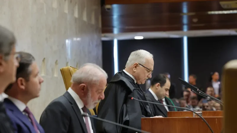 Fachin diz que ministros do STF respondem por escolhas e anuncia Cármen para relatar código de ética