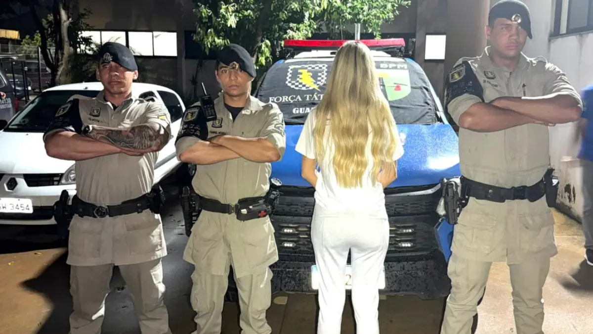 Foragida por estelionato, ‘Barbie do Crime’ é presa pela PM em Goiânia