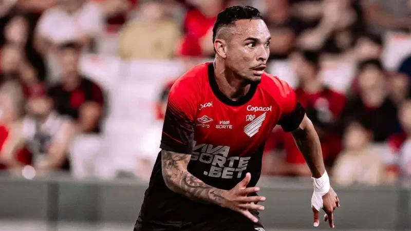 Fortaleza encaminha acerto com o atacante Luiz Fernando, ex-Atlético