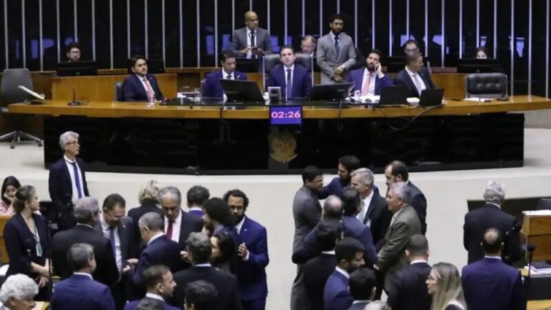 Câmara aprova criação de cargos para ministérios com impacto orçamentário bilionário