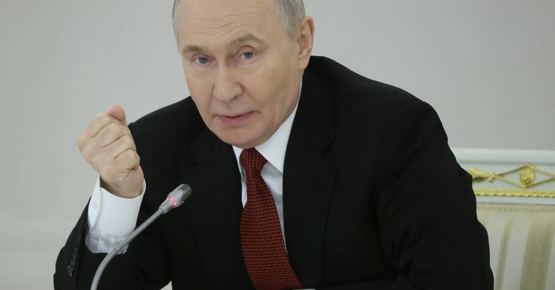 Rússia ameaça enviar Marinha para proteger petroleiros e fala em ‘pirataria ocidental’