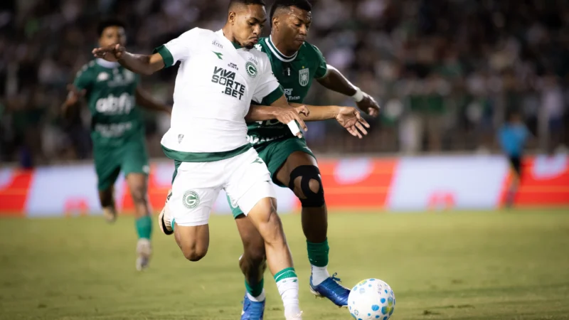 Goiás busca empate no fim, vence nos pênaltis e avança na Copa do Brasil
