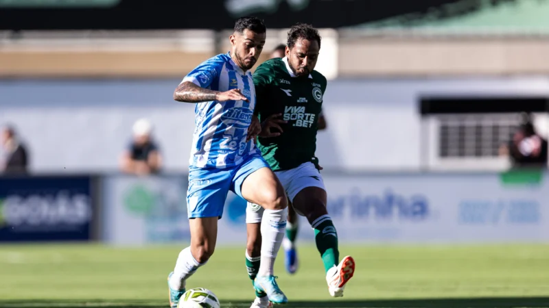 Goiás goleia o Crac e avança à semifinal do Goianão