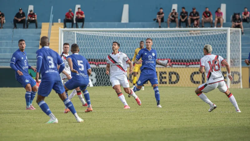Goiatuba vira sobre o Atlético e escapa do rebaixamento na última rodada do Goianão