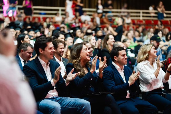 Gracinha e Daniel prestigiam formatura de alunos do Cidadão Tech 60+