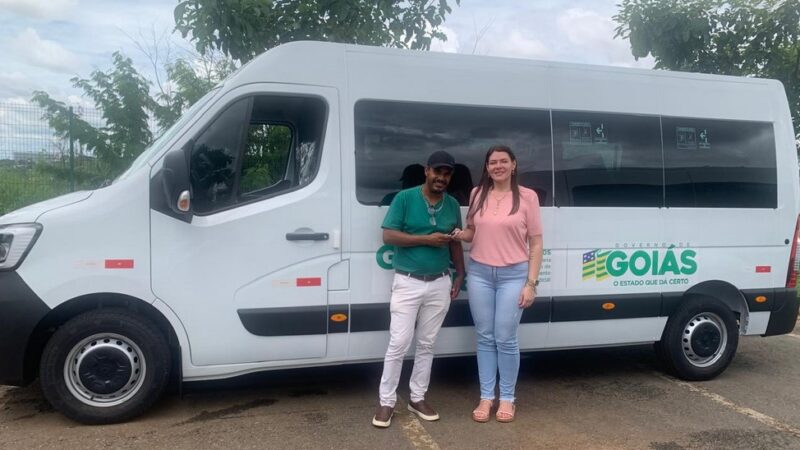 Ivolândia recebe van do Goiás Social para CRAS e CREAS