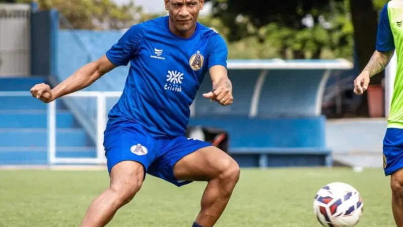 Jogadores da Aparecidense fazem greve antes de decisão no Campeonato Goiano