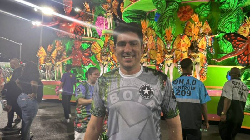 A explicação de Marcelo Adnet sobre interpretar Bolsonaro na Sapucaí