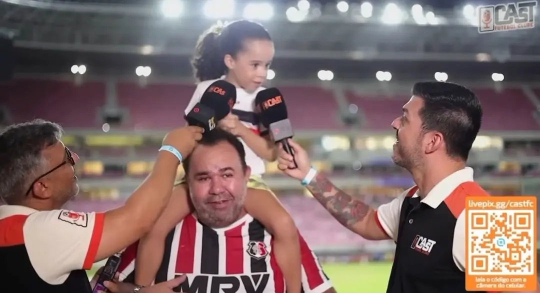 Mini torcedora do Santa Cruz viraliza com recado ao Náutico antes de clássico decisivo