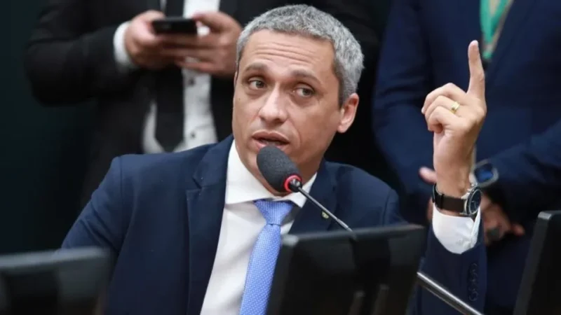 “Nada pior do que mentir”, diz Gayer após fala de Wilder sobre aval de Bolsonaro