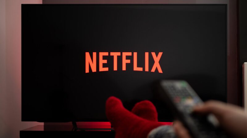 Netflix é processada por acabar com compartilhamento de senhas