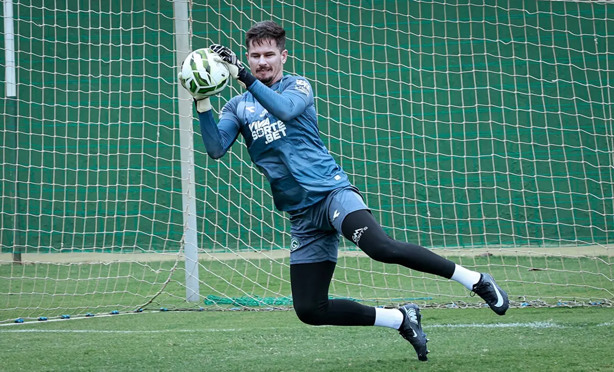 “Nosso objetivo e a nossa obrigação é avançar”, diz Tadeu sobre duelo do Goiás contra o Gama na Copa do Brasil