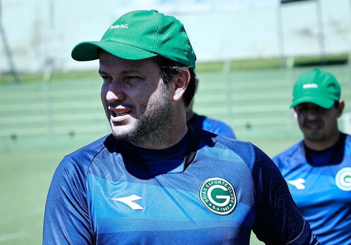 “O que sustenta trabalho no futebol brasileiro é rendimento, é resultado e é o que todos estão conseguindo produzir aqui”, diz Daniel Paulista, técnico do Goiás