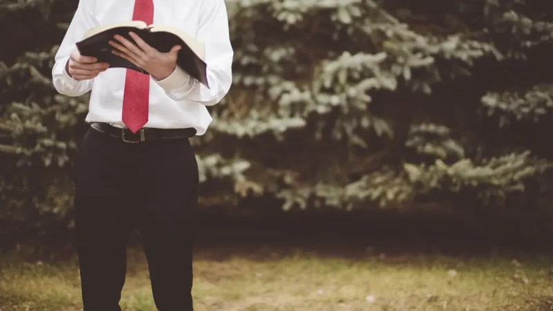 Pastor é condenado por litigância de má-fé ao processar igreja por vínculo empregatício em Goiás