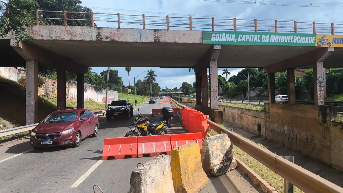 Prefeitura de Goiânia inicia obra emergencial para conter erosão na Marginal Botafogo