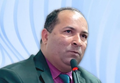 Presidente da Câmara obtém direito de se manter no cargo