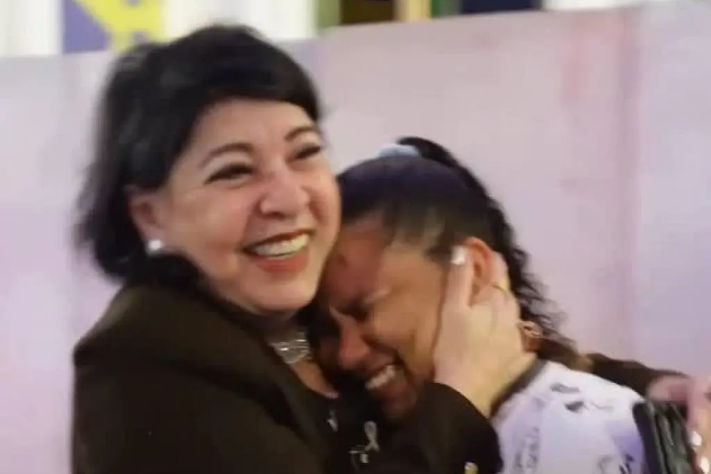 Roberta Miranda paga R$ 800 por pipoca de vendedora ambulante