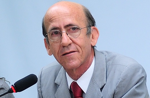 Rubens Otoni combate a ideia de privatização da Saneago