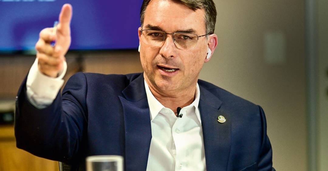 No Congresso, Flávio Bolsonaro é o nome mais citado para liderar a direita brasileira