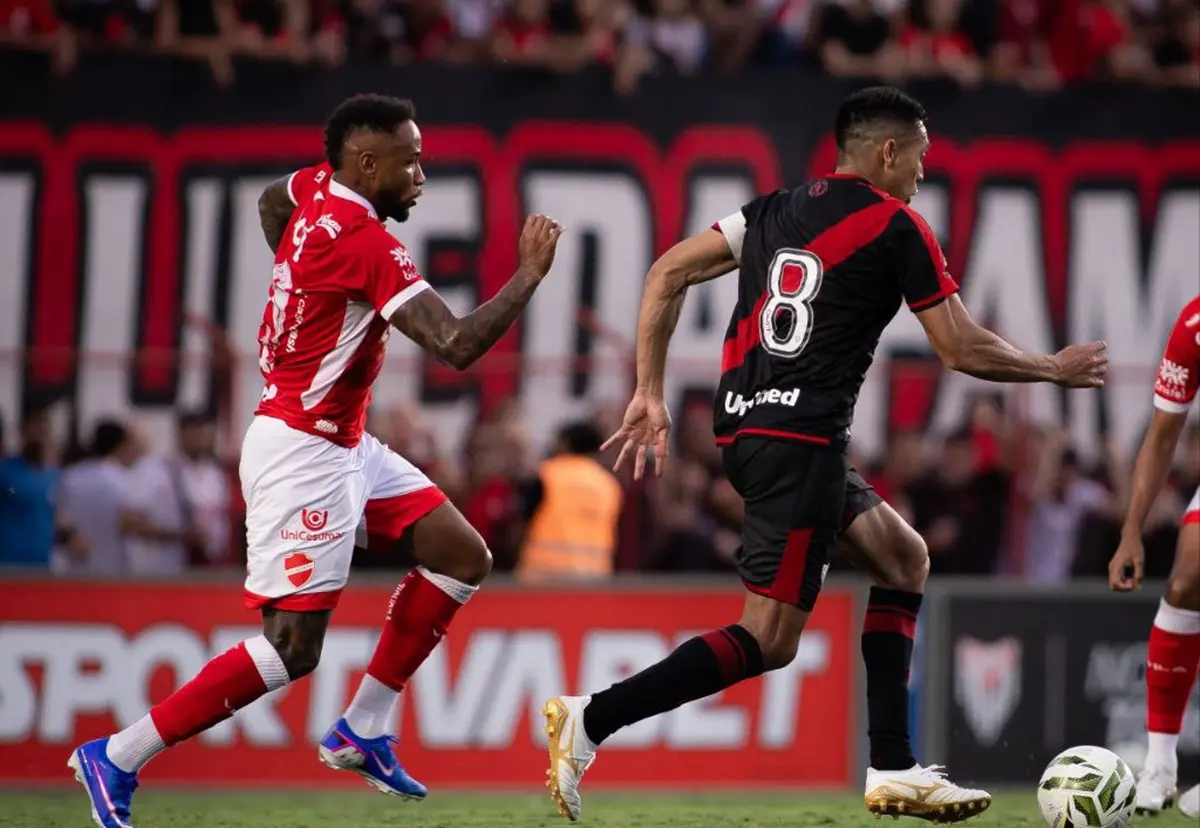 Sindicato dos árbitros se pronuncia sobre o lance polêmico do clássico entre Atlético e Vila Nova