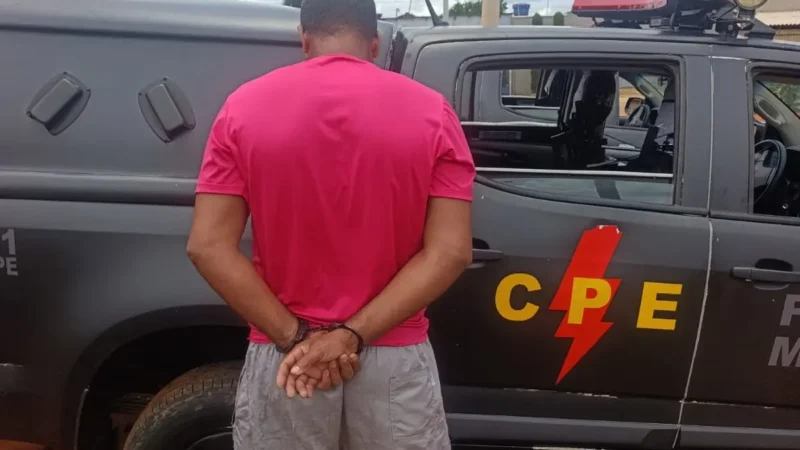 Suspeito de matar homem com 14 facadas na calçada de casa em Bonfinópolis é preso