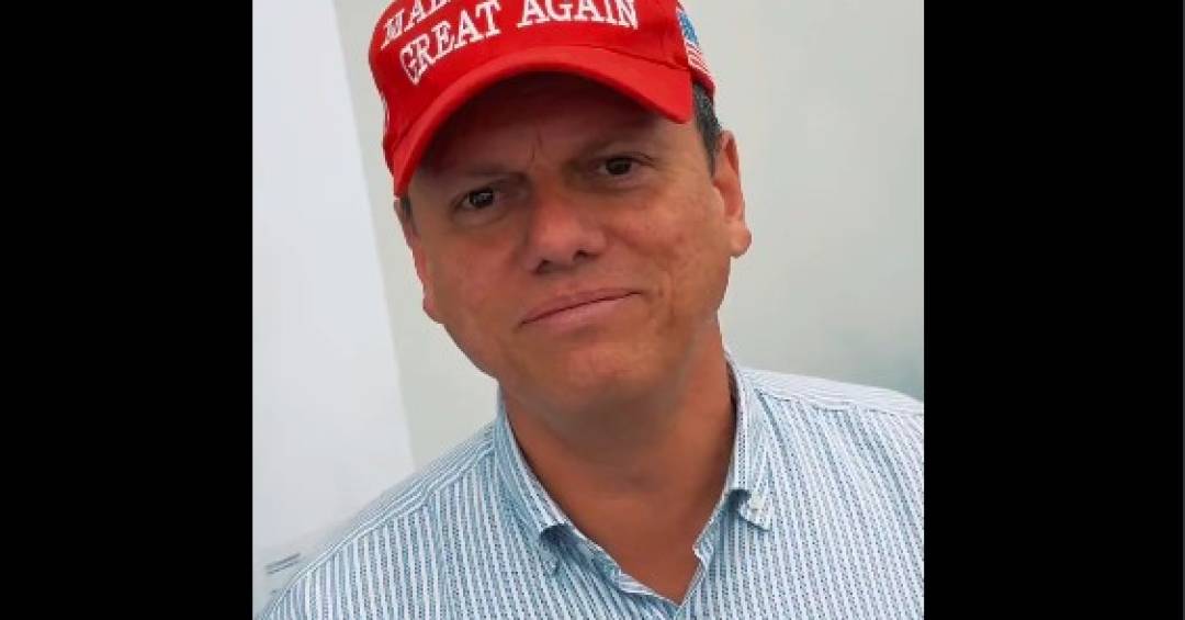 MPF arquiva investigação contra Tarcísio por tentar cavar viagem de Jair Bolsonaro aos EUA