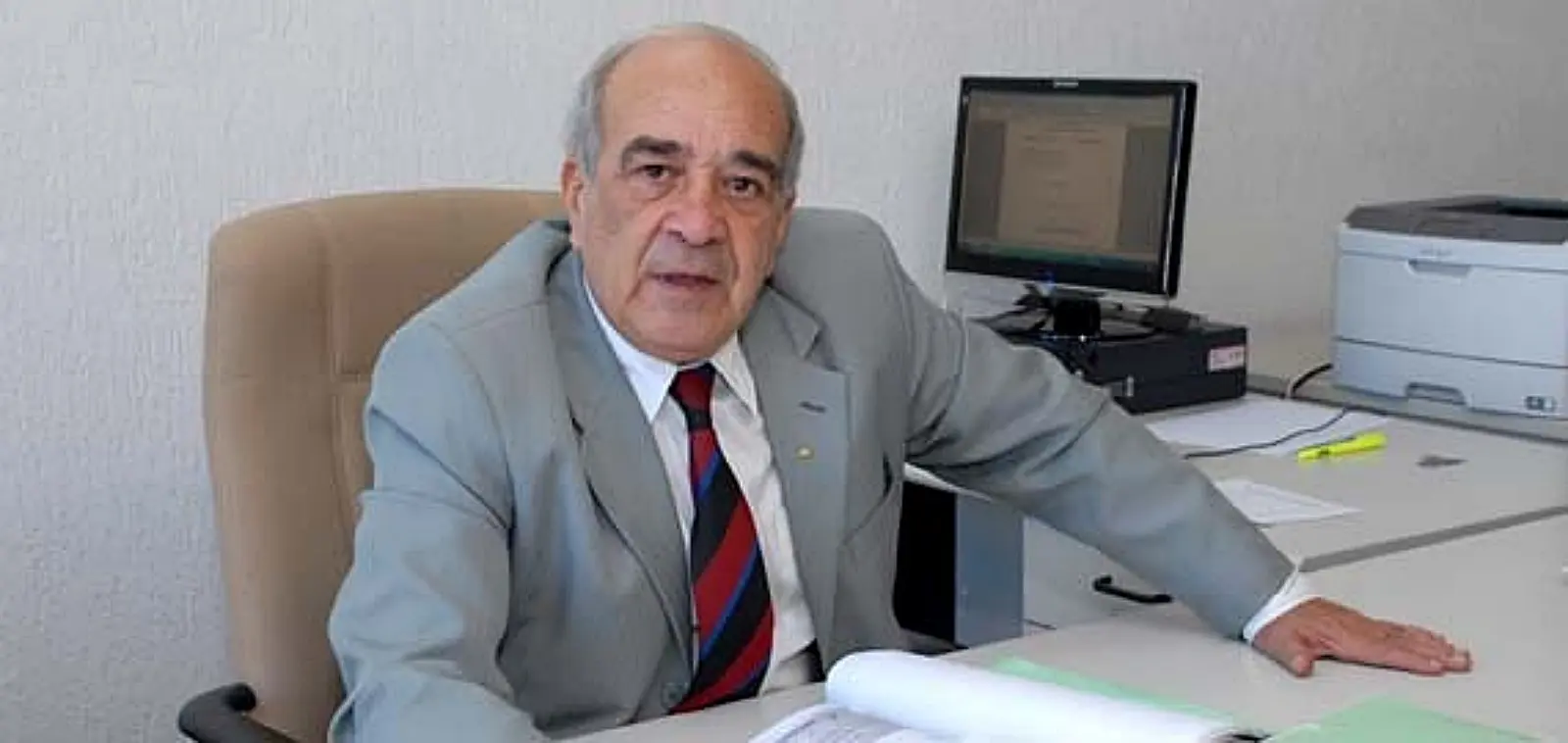 “Tentou me beijar e deu um tapa”