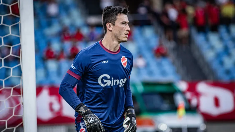 Vila Nova encaminha saída do goleiro Airton, que deverá seguir para rival da Série B