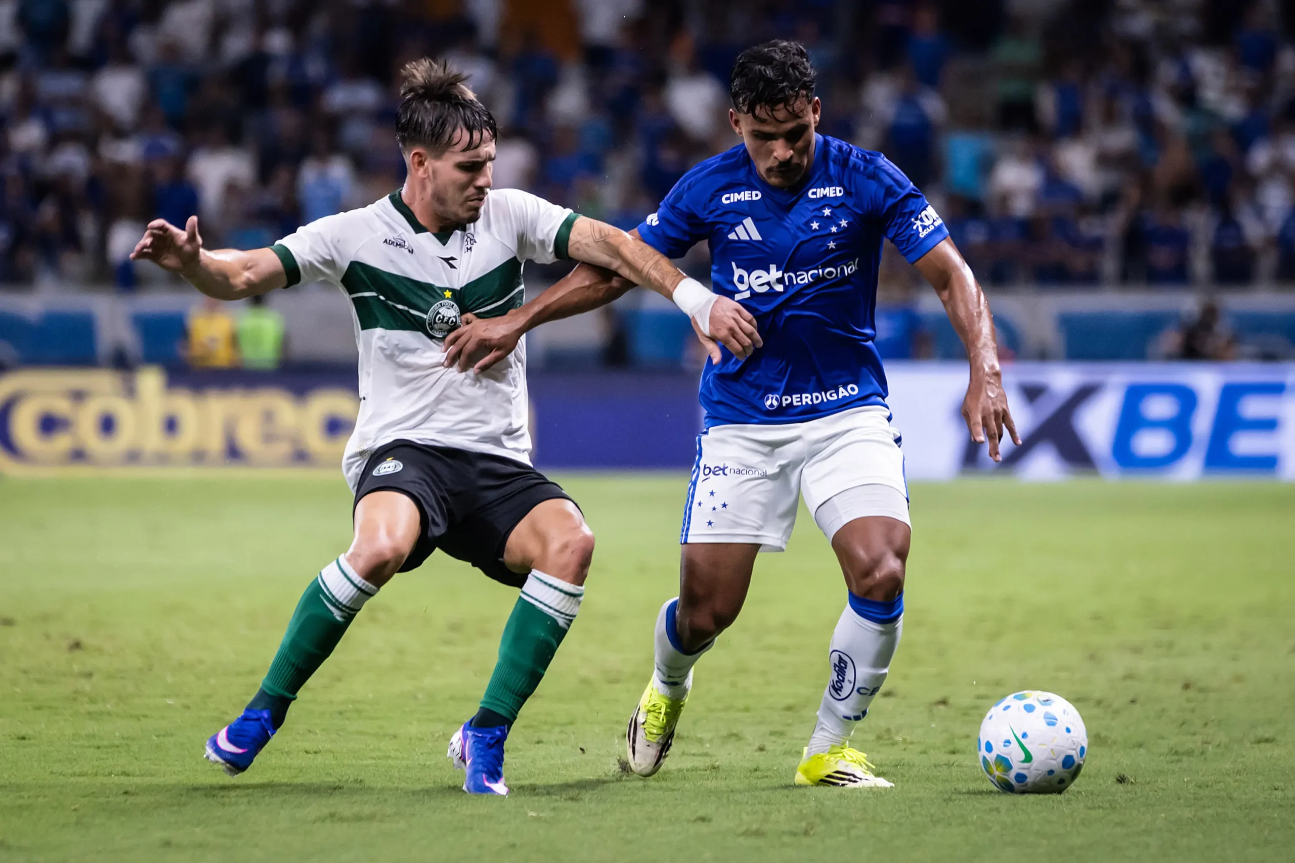 Virada do Coxa, empates e pressão na Raposa agitam a quinta-feira (5/2) do Brasileirão